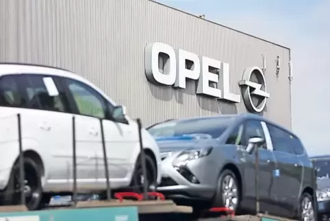 Bei einem Opel-Zafira-Modell (Bild) und einem Smart Fortwo-Modell wurden Emissionen gemessen, die über der Toleranzgrenze liegen