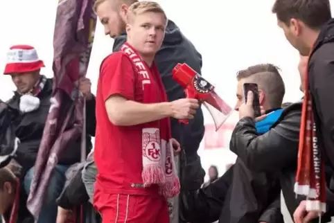 Jean Zimmer – hier bei seinem Abschied vom Betzenberg – ist bei Fortuna Düsseldorf im Gespräch.  Foto: 