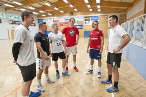 Gut aufgelegt vor dem ersten Training: (von links) Henning Huber, Robin von Lauppert, Tim Hottgenroth, Christopher Klee, Jan Cla
