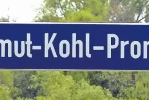 Am Rheinufer eine Helmut-Kohl-Promenade – das würde Leser Matthias Gehring gefallen.