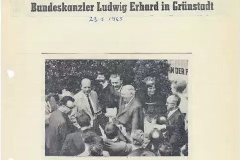 August 1965: Helmut Kohl auf dem Schillerplatz in Grünstadt – er war mit dem damaligen Bundeskanzler Ludwig Erhard da.