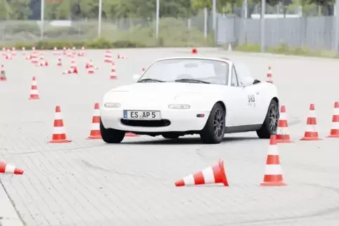 Einfach umwerfend: Autoslalom im Speyerer Süden.