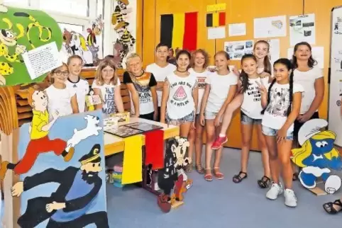 Die 5a mit ihrem Belgien-Stand zum Abschluss der Europa-Projektwoche. Das Pamina-Schulzentrum wurde 2015 vom Land als Europa-Sch