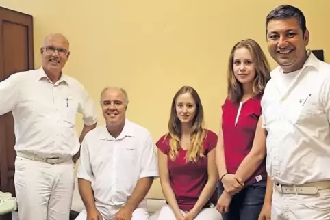 Bieten chirurgische und orthopädische Leistungen an: Dr. Lars Gunther Hein, Dr. Wolfgang Lorenz, Nicole Borner, Laura Adler und 
