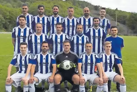 Die Mannschaft des SV Lauterecken (obere Reihe von links): Max Hübsch, Doruk Tras, Ender Ayik, Edis Resic, Hakan Akten, Dominik 