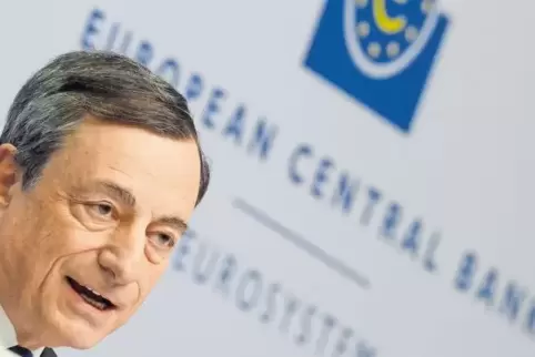 Nachdem EZB-Präsident Draghi kürzlich eine leichte Korrektur der lockeren Geldpolitik angedeutet hat, ist der Euro-Kurs nach obe