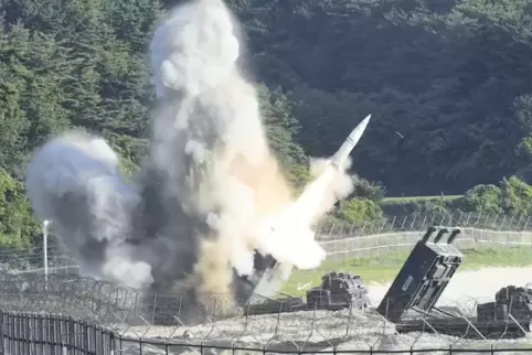 Mit Kurzstreckenraketen simulierten die USA und Südkorea einen Angriff auf Nordkorea.