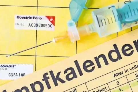 Kinderärzte beraten über notwendige Impfungen und den richtigen Zeitpunkt.