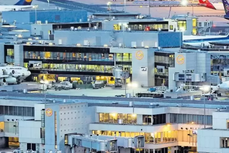 Der Großkunde Lufthansa hat am Passagieraufkommen in Frankfurt einen Anteil von rund 60 Prozent. Dass Fraport Billigflieger wie 