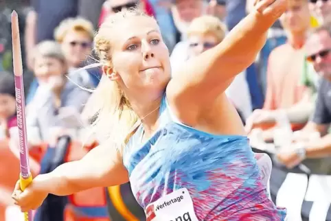 Morgen Gold-Kandidatin bei der deutschen Meisterschaft in Erfurt: Christin Hussong aus Herschberg.