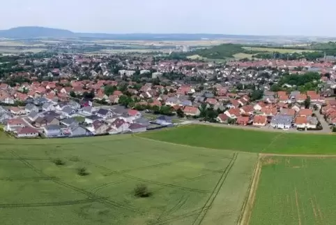 Ein Blick von oben: Auch die Gemeinde Göllheim soll von Geldern aus dem Förderprogramm profitieren. Foto: stepan