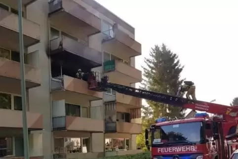 Bei dem Brand am Samstag in Winnweiler kam ein Mann ums Leben.  Foto: Feuerwehr Winnweiler/frei
