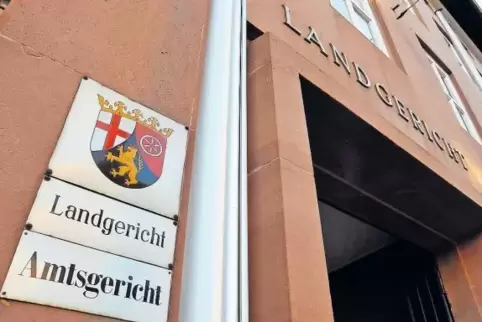 Lange Haftstrafe und Sicherungsverwahrung: Die Dritte große Strafkammer des Frankenthaler Landgerichts ist in ihrem Urteil gegen