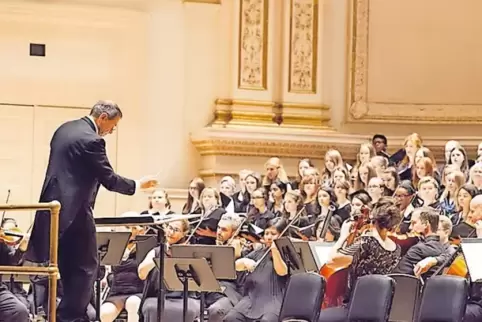 Kantor Roland Lißmann bei Proben mit dem Orchester und dem Chor FriFraVoce in der New Yorker Carnegie Hall .
