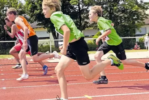 Eine gute Gelegenheit, die Form zu testen: das Sportfest in Limburgerhof – hier der 75-Meter-Lauf der männlichen Jugend 12/13 Ja