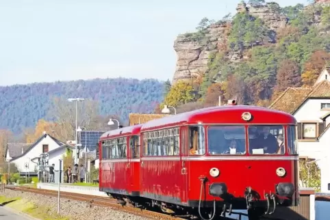 Im Wieslauterbahn-Schienenbus gelten reguläre VRN-Tickets.
