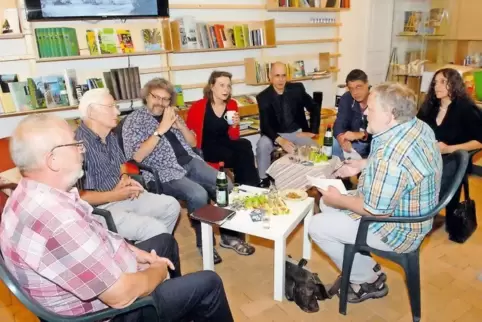 Im Gespräch über Kultur auf den Dörfern (v. li.): Walter Bissinger, Ullrich Dittrich, Ken Legendre, Barbara Bernt, Jochen Schott