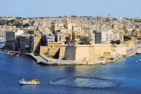 Der Hafen von Maltas Hauptstadt Valletta: Auch hier war der Nummer-1-Hit allgegenwärtig.