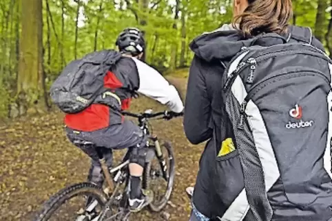 MTB-Fahrer gehören zum Alltag im Wald.