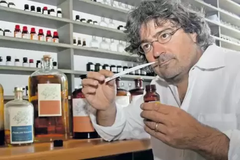 Roland Tentunian: Für den Parfümeur ist ein neuer Duft, den er kreiert, jedes Mal ein echtes Glücksgefühl.