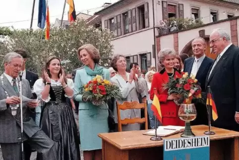 Juan Carlos (Zweiter von rechts) und Sophia (Dritte von links) waren das einzige Königspaar unter den Staatsgästen, die Ex-Bunde
