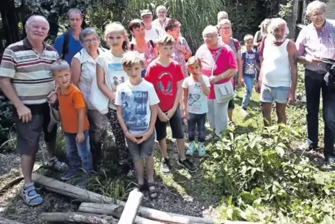 Besonders für die Kinder war der Besuch der Vogelstation aufregend