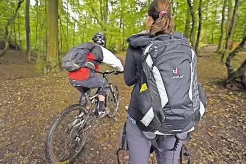 MTB-Fahrer gehören zum Alltag im Wald.