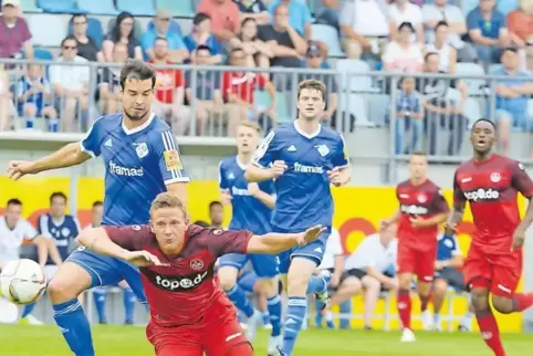 Auch vor ziemlich genau einem Jahr spielten der FK Pirmasens und die Zweitligaprofis des 1. FC Kaiserslautern in der Sommer-Vorb