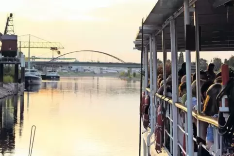 Abendstimmung inbegriffen: Auf dem Mannheimer Museumsschiff finden wieder sommerliche Konzerte statt.