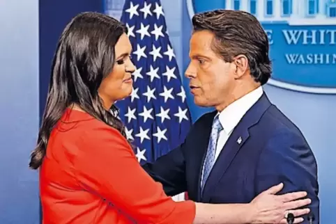 Übernehmen: Anthony Scaramucci und Sarah Sanders.