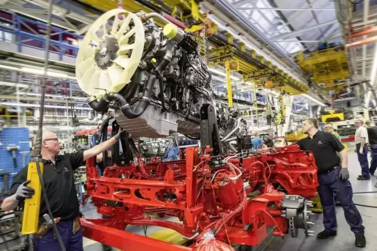 Im Lkw-Werk Wörth des Stuttgarter Daimler-Konzern sind derzeit rund 11.100 Mitarbeiter beschäftigt. Foto: Daimler