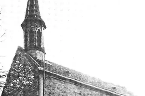 Die Sankt-Josefs-Kapelle wurde 1894 errichtet und ersetzte einen Vorgängerbau von 1765, der wahrscheinlich an derselben Stelle s
