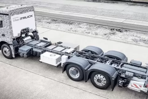 Der Elektro-Lkw Mercedes-Benz Urban eTruck mit bis zu 200 Kilometern Reichweite soll ab 2020 als Serienprodukt angeboten werden,