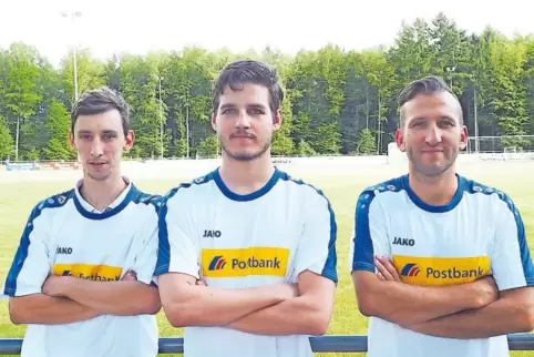 Einige der neuen Großsteinhauser, inklusive dem vereinsneuen Trainer: Von links Timo Lugenbiehl, Thomas Kratz und Kevin Leiner.