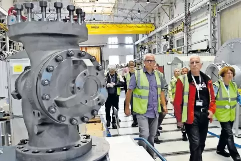 Eine Stärke von Siemens: der Dampfturbinenbau. Beim Rundgang konnten sich die Gäste davon einen Eindruck verschaffen.