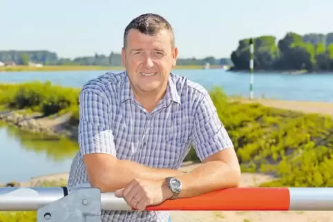 Ist für den reibungslosen Verkehr auf der Wasserstraße bei Speyer zuständig: Jens Abendroth, Speyerer Außenbezirksleiter des Was