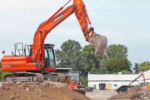Der Umbau des ehemaligen Real-Marktes zu einem Modepark kann weitergehen. Andere Märkte für Lebensmittel und Drogerieprodukte wa