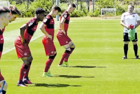 Und Action: Trainer Hans Werner Moser arbeitet hart mit seinen Jungs.