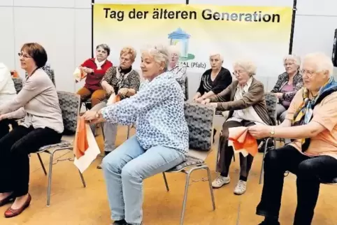 Für Sitztanz wie hier 2015 im Frankenthaler Dathenushaus fühlen sich viele Senioren noch zu jung.