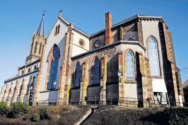 Das bekannteste Bauwerk in Goetzenbruck ist die neugotische Kirche Notre Dame de la Visitation. Sie wurde 1863 bis 1867 nach Pl&auml;