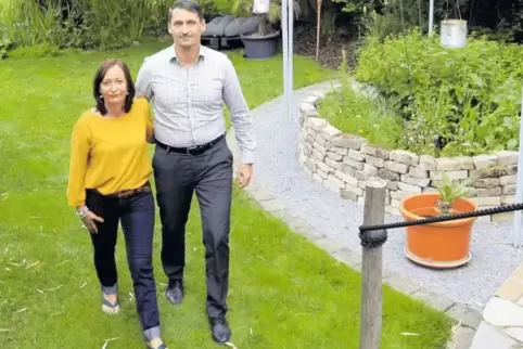 Hatten keine Erfahrung in der Gartengestaltung und haben einfach gemacht: Heike Schories und Michael Schaffelhuber.