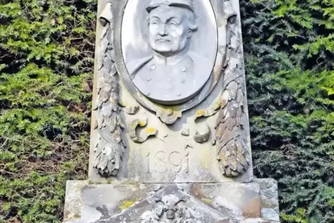 Das Denkmal am Karlsruher Hauptfriedhof erinnert an Karl Drais.