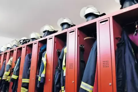Wird es auf Dauer genug Freiwillige geben, die im Notfall in die Feuerwehrmontur schlüpfen? Darüber macht sich der Bobenheim-Rox