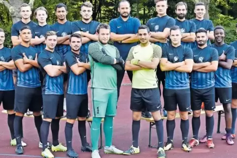 Der runderneuerte VfR Frankenthal: (hinten von links) Eric Schmitt, Daniel Heise, Nexhat Hajra, Timucin Sürmen, Filippo Graziano