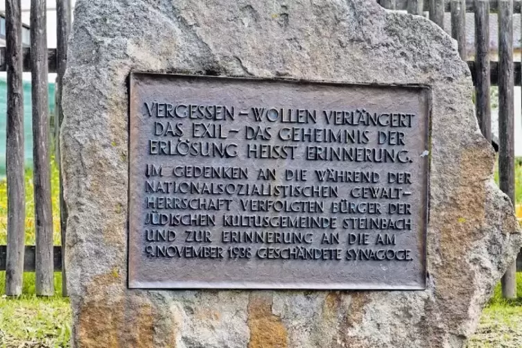 Wurde 1988 enthüllt: der Gedenkstein für die Juden.
