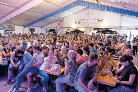Proppenvoll wie 2016 wird wohl auch dieses Jahr wieder das Zelt bei der Wahl der Miss Lauterecken am Montagabend.