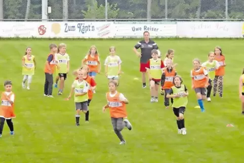 Kein Wunder, dass für die 29 Kinder auch ein Fußballcamp auf dem Programm stand, hatte man doch beim SV Bottenbach den Rasenplat