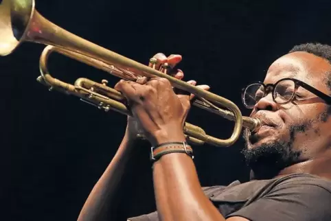 Beeindruckte auf der Klosterruine Limburg mit abstrakt-schönem Modern Jazz: Trompeter Ambrose Akinmusire.