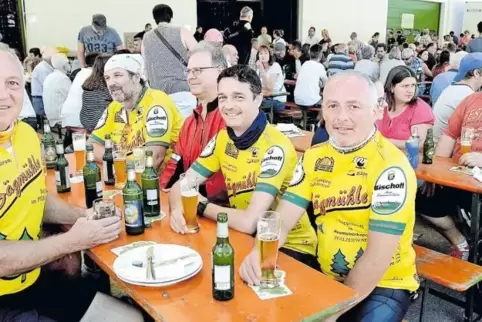 Ein Radler – oder andere Getränke – für die Radler: Beim Brauhof-Fest der Firma Bischoff herrschte den ganzen Tag über reges Tre
