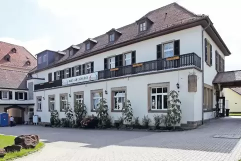 Die Sozialstation Annweiler-Bad Bergzabern hat ihren Sitz im Haus am Schloss in Bad Bergzabern. Eine Mitarbeiterin unterstützt e